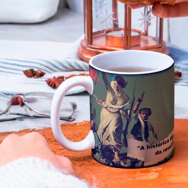 Caneca Histeria e Revolução